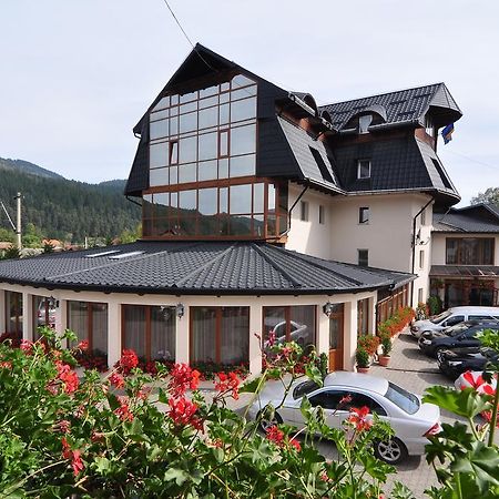 Hotel Cosmos 坎普朗莫道尼斯 外观 照片