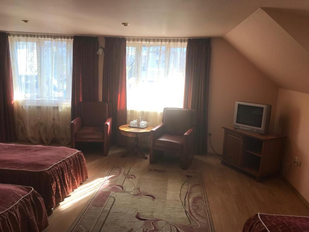 Hotel Cosmos 坎普朗莫道尼斯 外观 照片