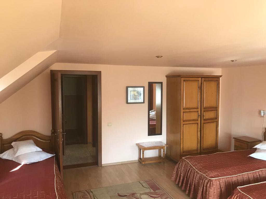 Hotel Cosmos 坎普朗莫道尼斯 外观 照片